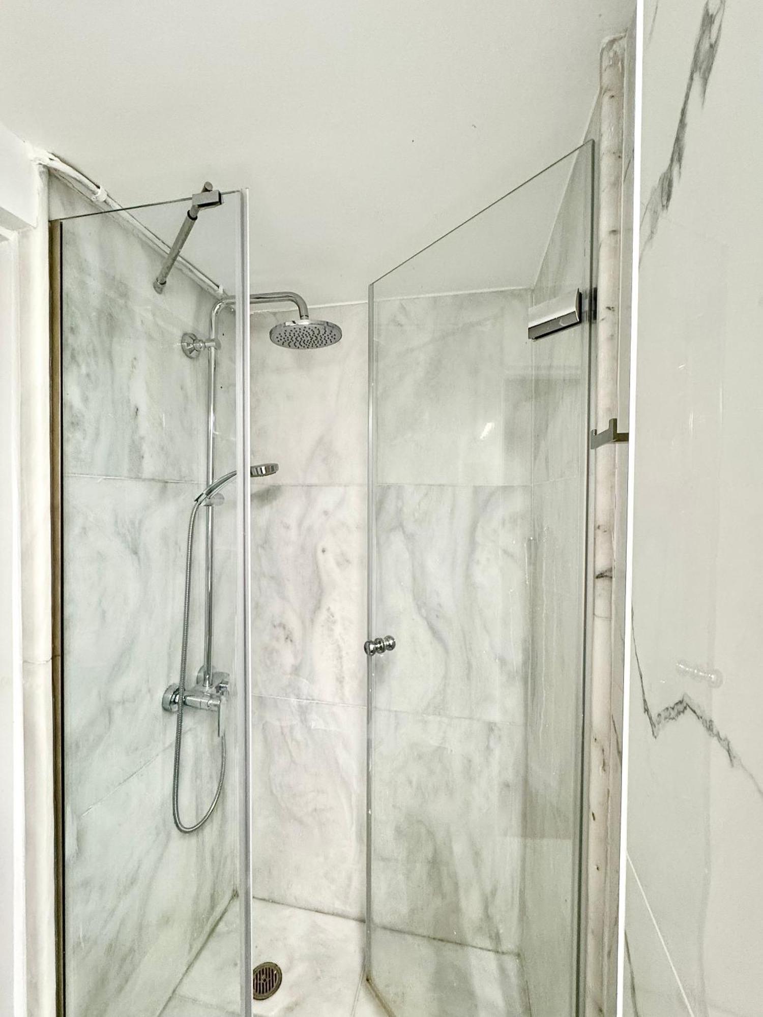 Chic Studio In Athens Center Экстерьер фото